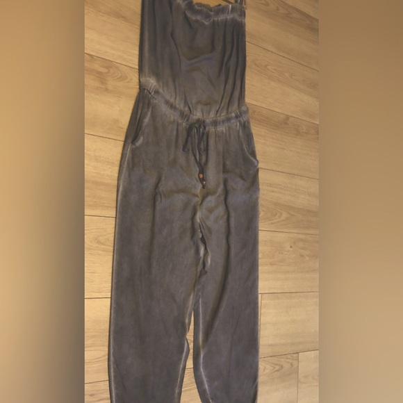 VICI REEVY STRAPLESS CHARCOAL POCKETED RAYON JUMPSUIT NEW~🎉🎉🎉🎉 - Picture 12 of 15